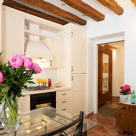 La Castellana Apartment Bergamo Luaran gambar