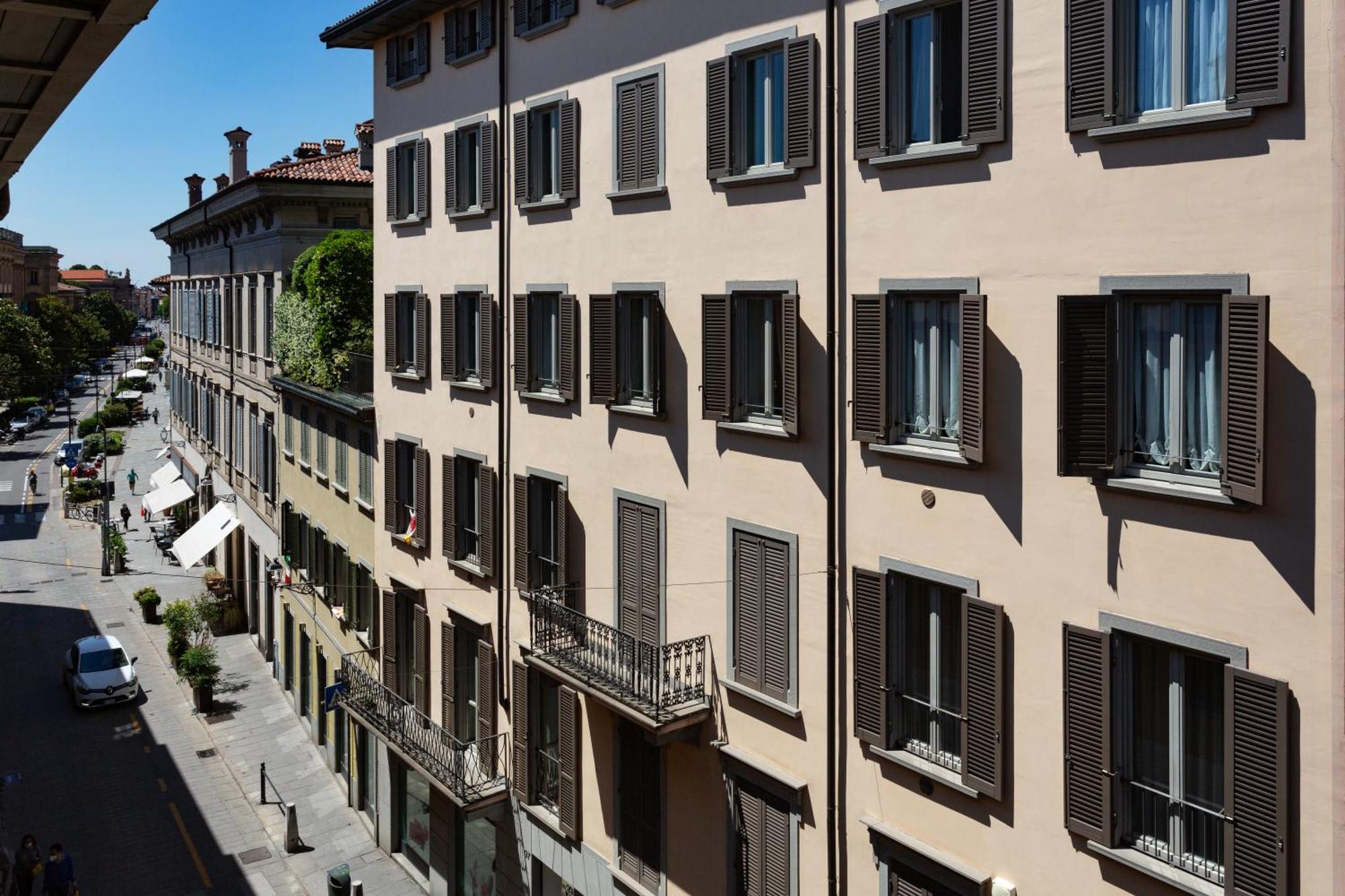 La Castellana Apartment Bergamo Luaran gambar
