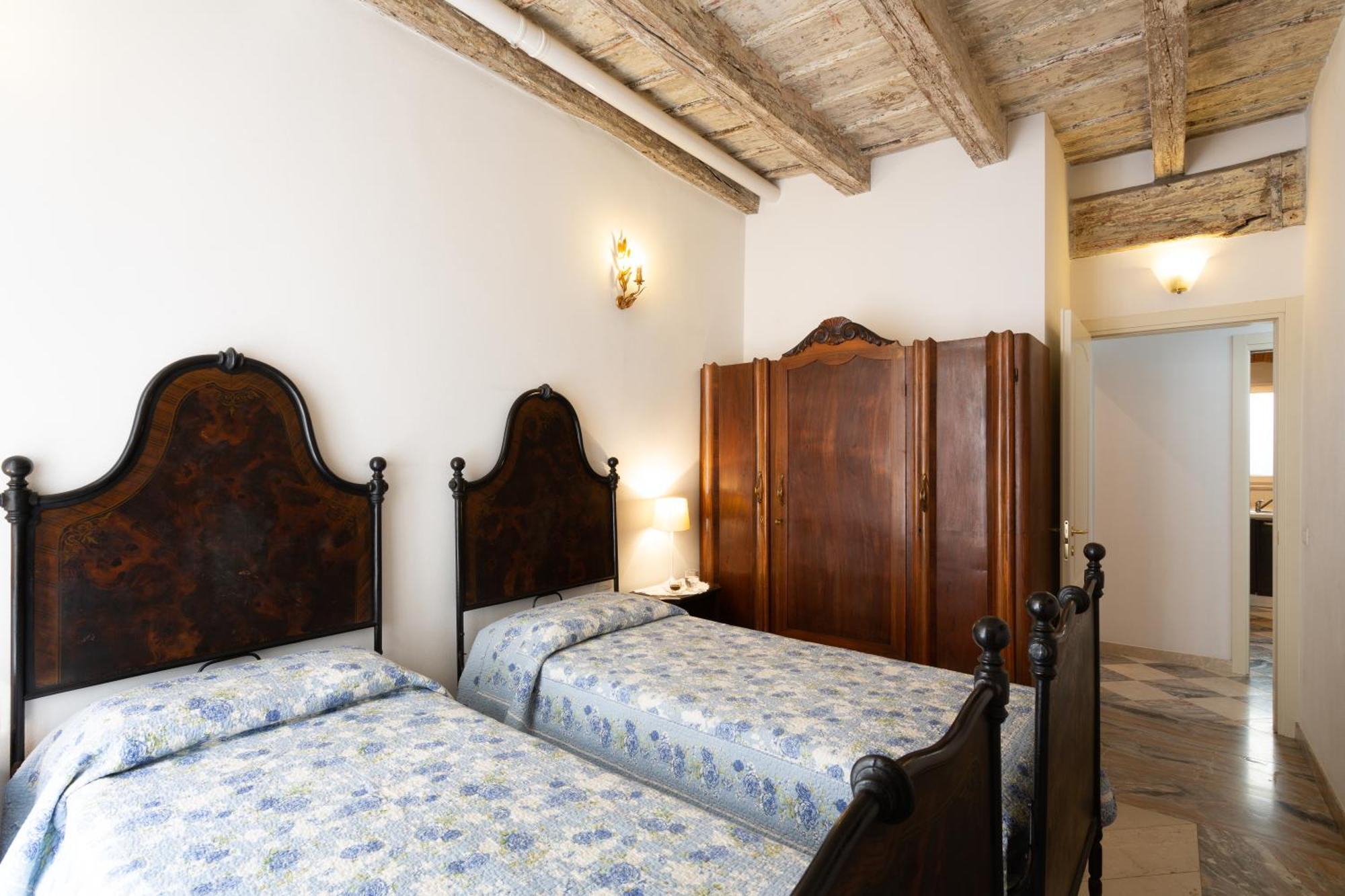 La Castellana Apartment Bergamo Luaran gambar